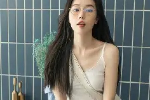 刘晓庆私密聊天记录全网疯传律师：转发的每个人可能都违法了