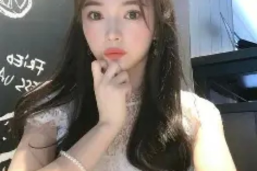 阿里旗舰模型Qwen38-Max更新前端编程能力排名跃居全球第一